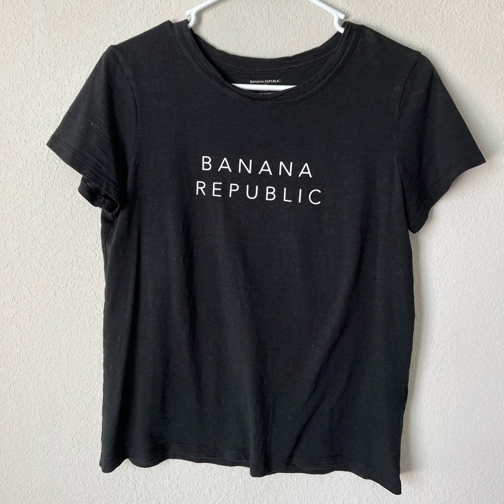 Banana republic tshirt